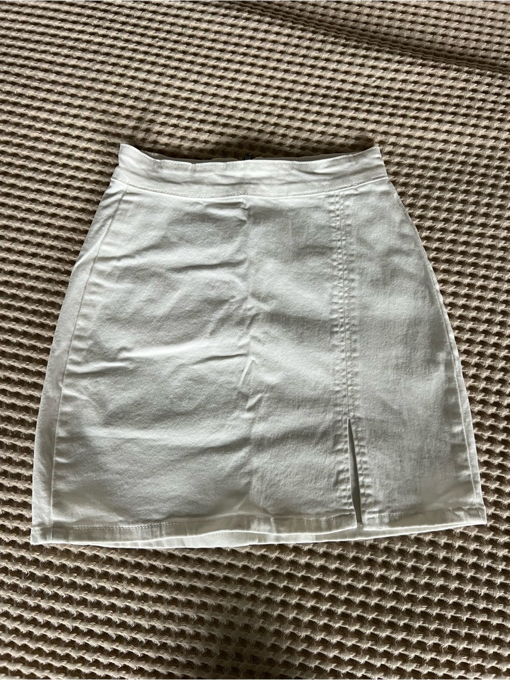 Amazon White High-Waist Mini Skirt with Front Slit
